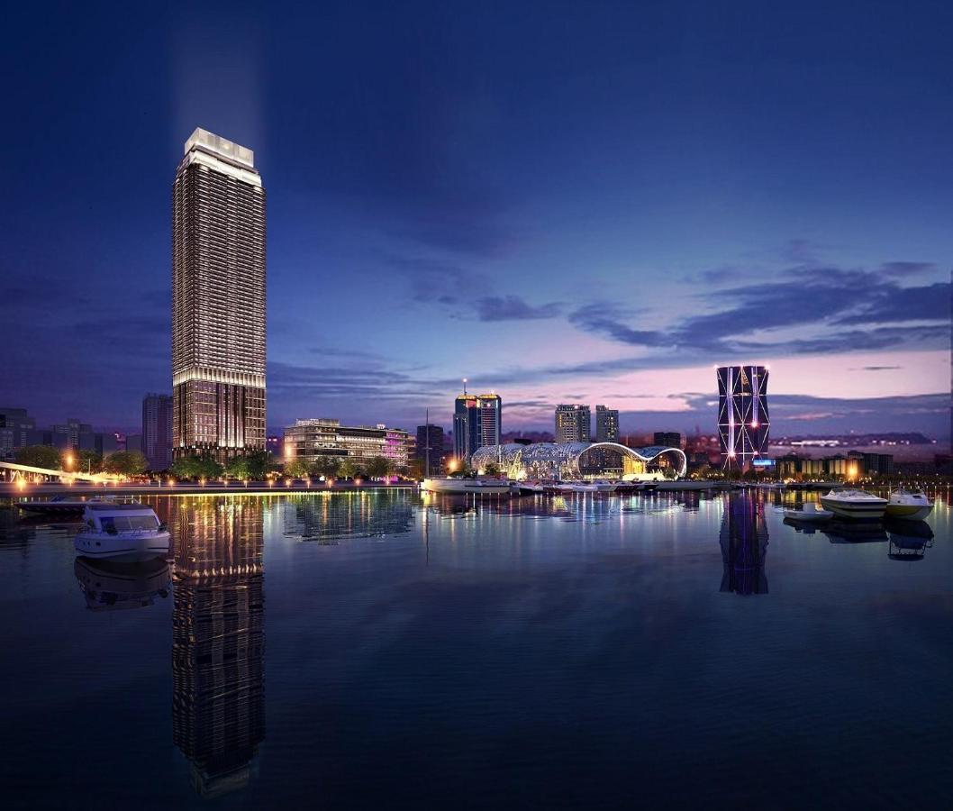 Intercontinental Kaohsiung By Ihg Hotel Eksteriør billede The complex at night