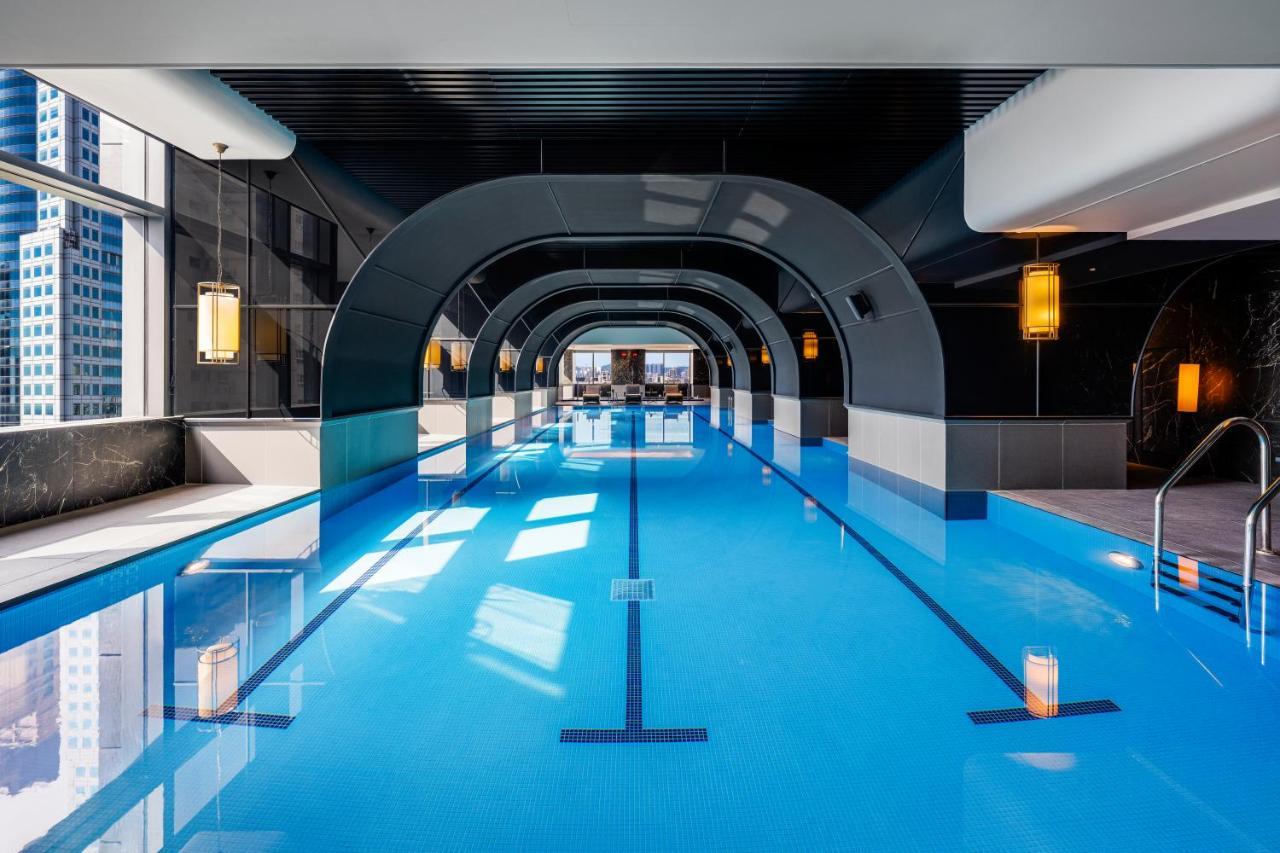 Intercontinental Kaohsiung By Ihg Hotel Eksteriør billede The pool at the Mandarin Oriental, Munich