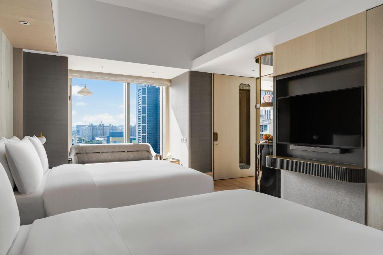 Intercontinental Kaohsiung By Ihg Hotel Eksteriør billede Deluxe Room