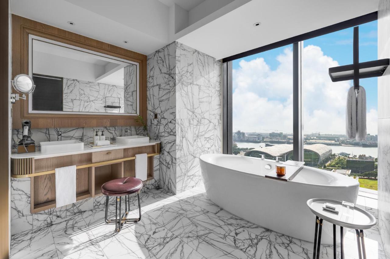 Intercontinental Kaohsiung By Ihg Hotel Eksteriør billede Bathroom